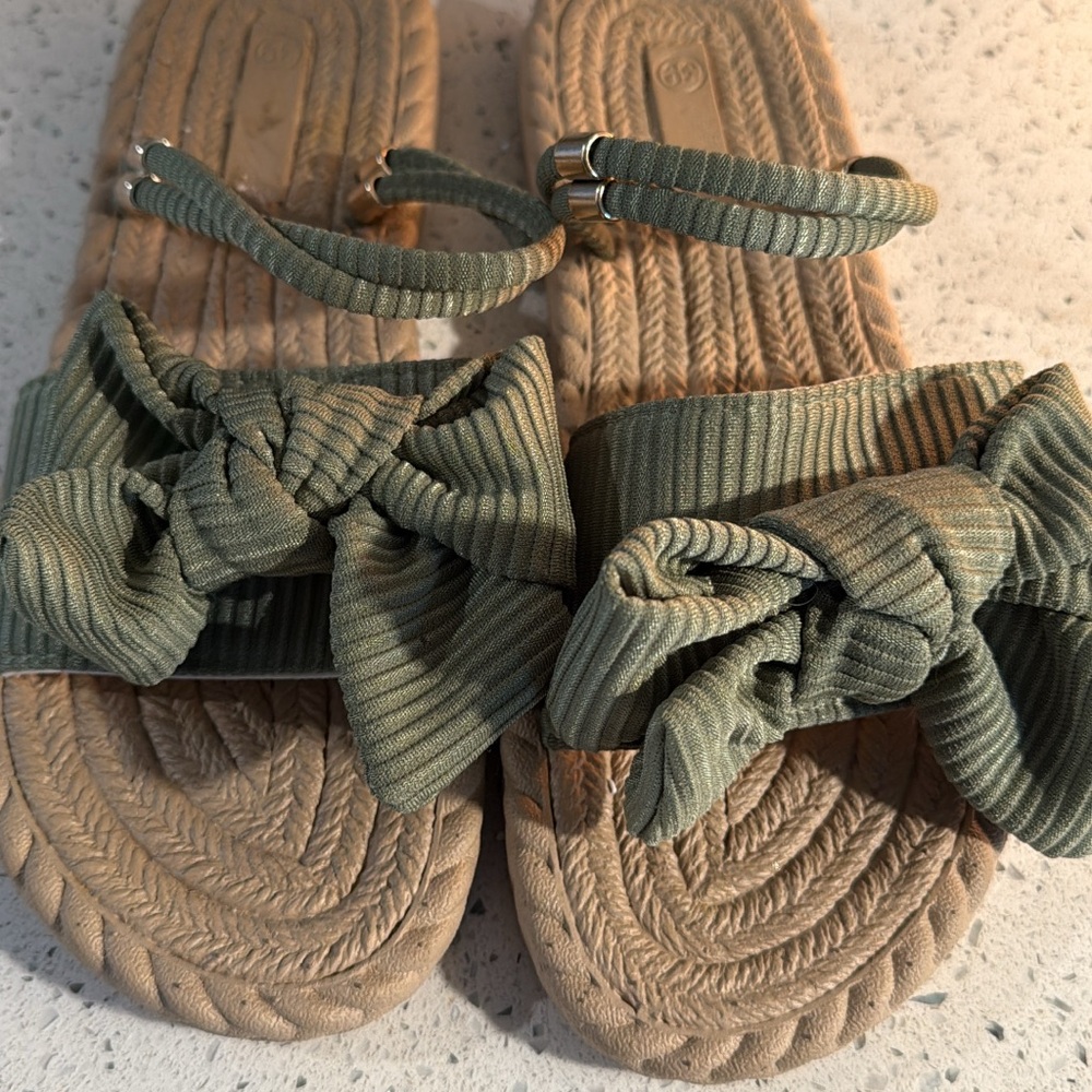 Green Knotted Women's Sandals